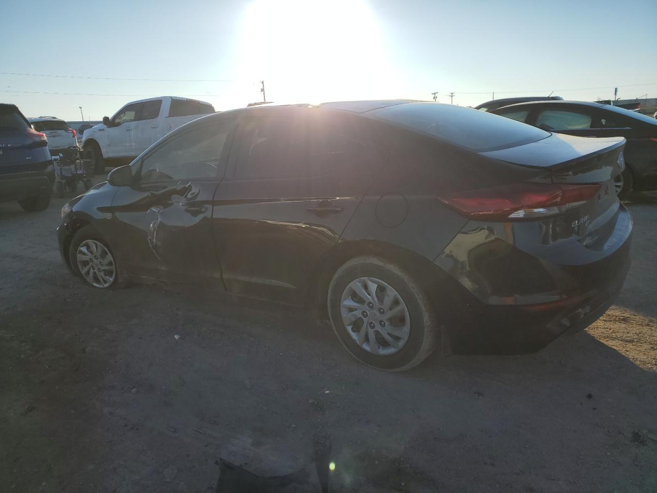 2018 Hyundai Elantra - Image 2