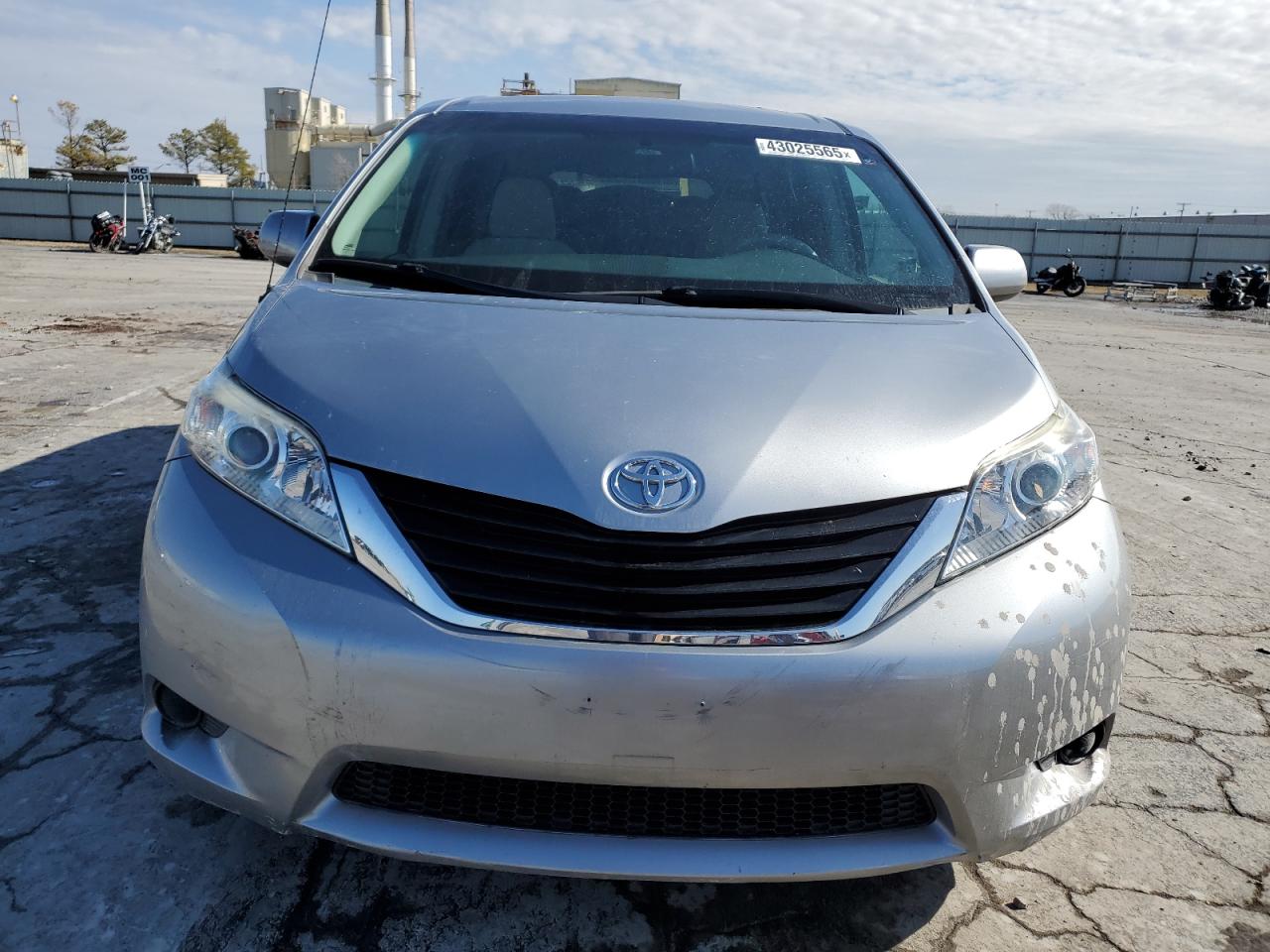 2013 Toyota Sienna - Image 5