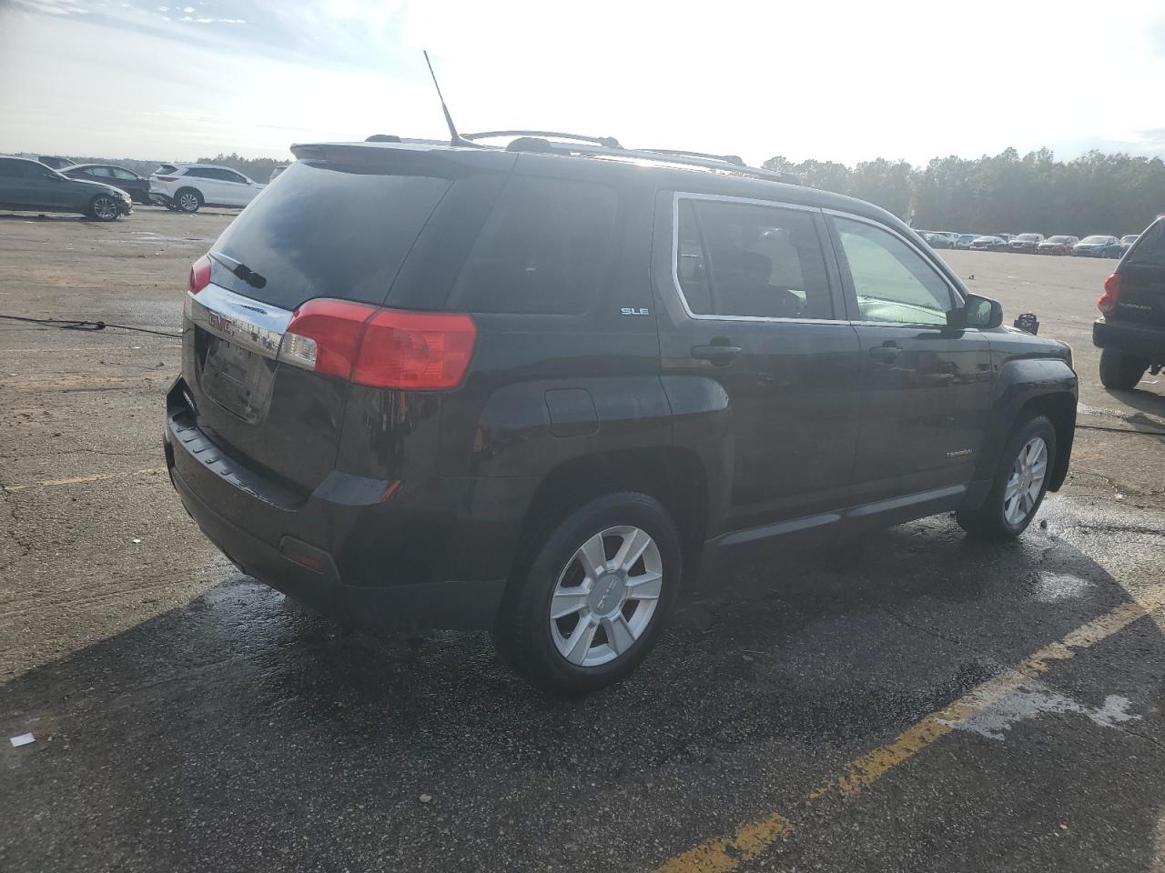 2010 GMC Terrain - Image 3