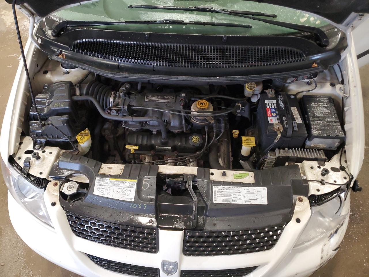 2003 Dodge Caravan - Image 12