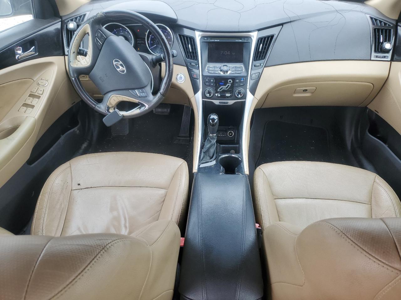 2011 Hyundai Sonata - Image 8