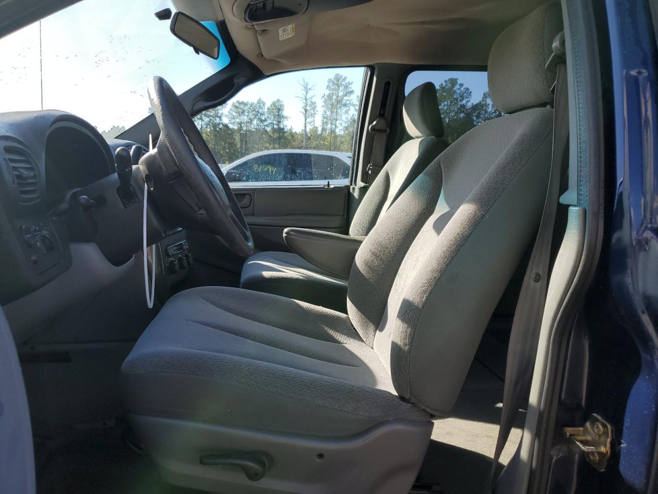 2005 Chrysler Town & Country - Image 7