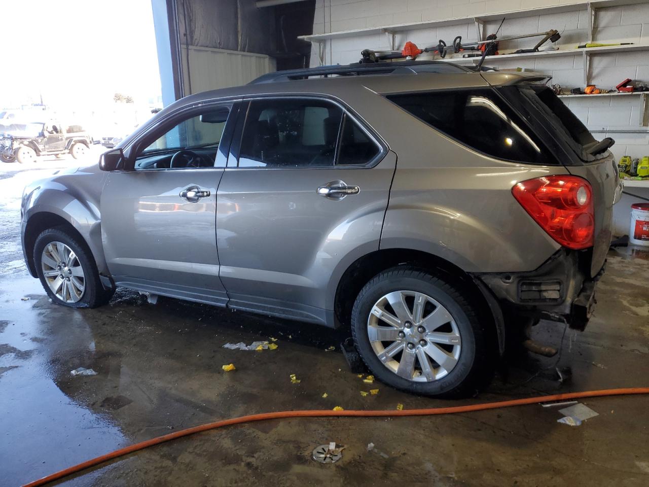 2011 Chevrolet Equinox - Image 2