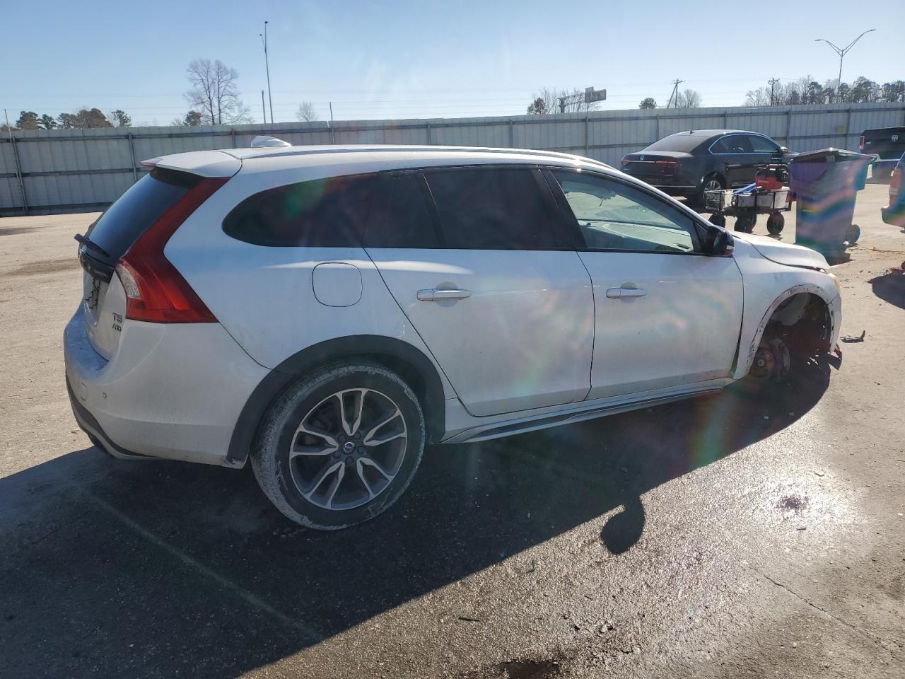 2018 Volvo V60 - Image 3