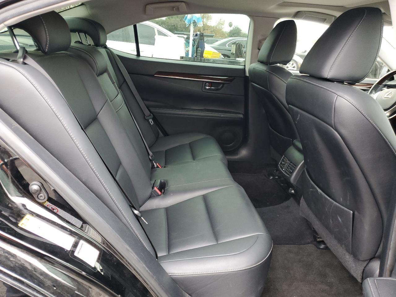 2013 Lexus ES - Image 10