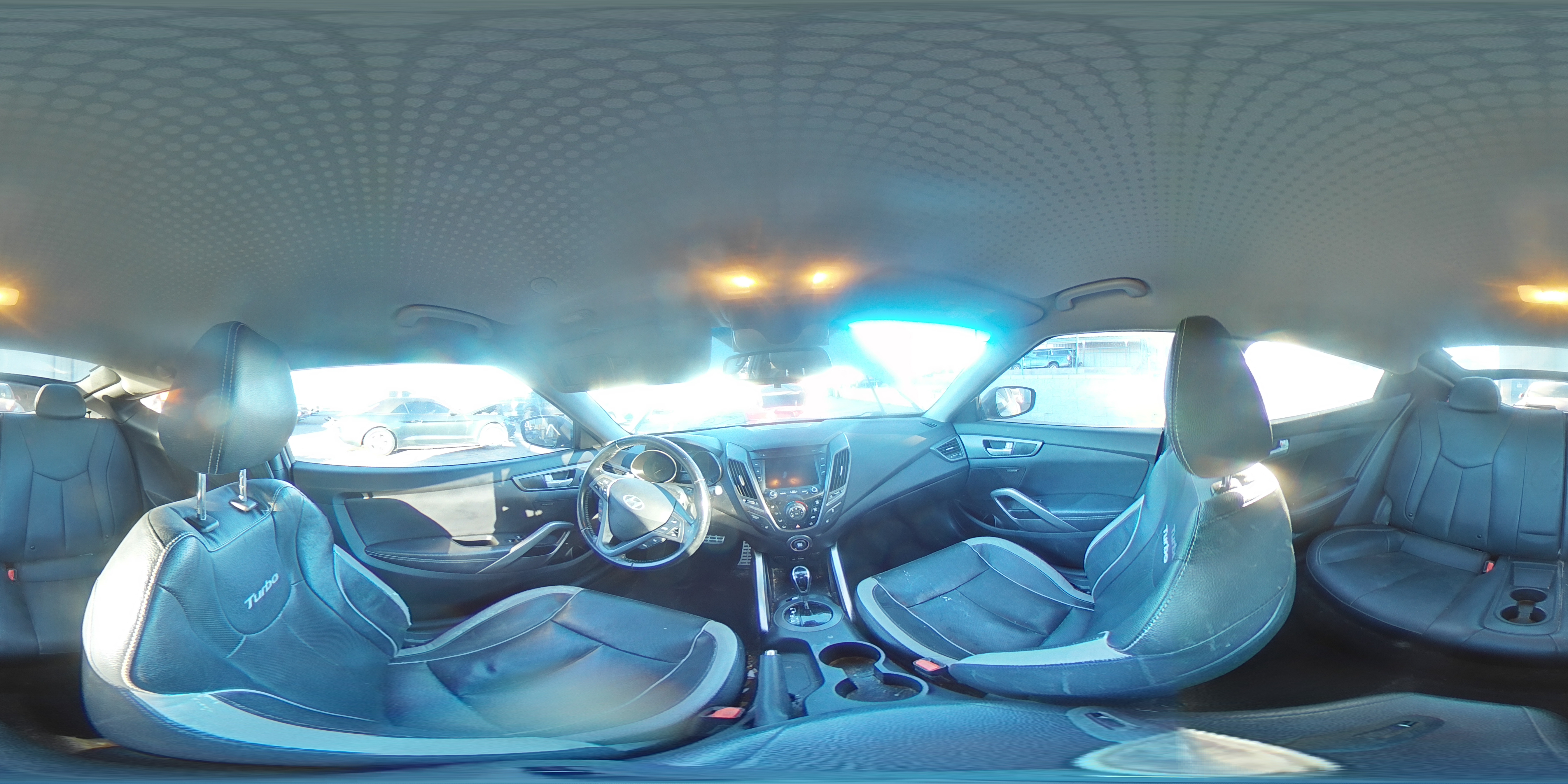 2015 Hyundai Veloster - Image 14