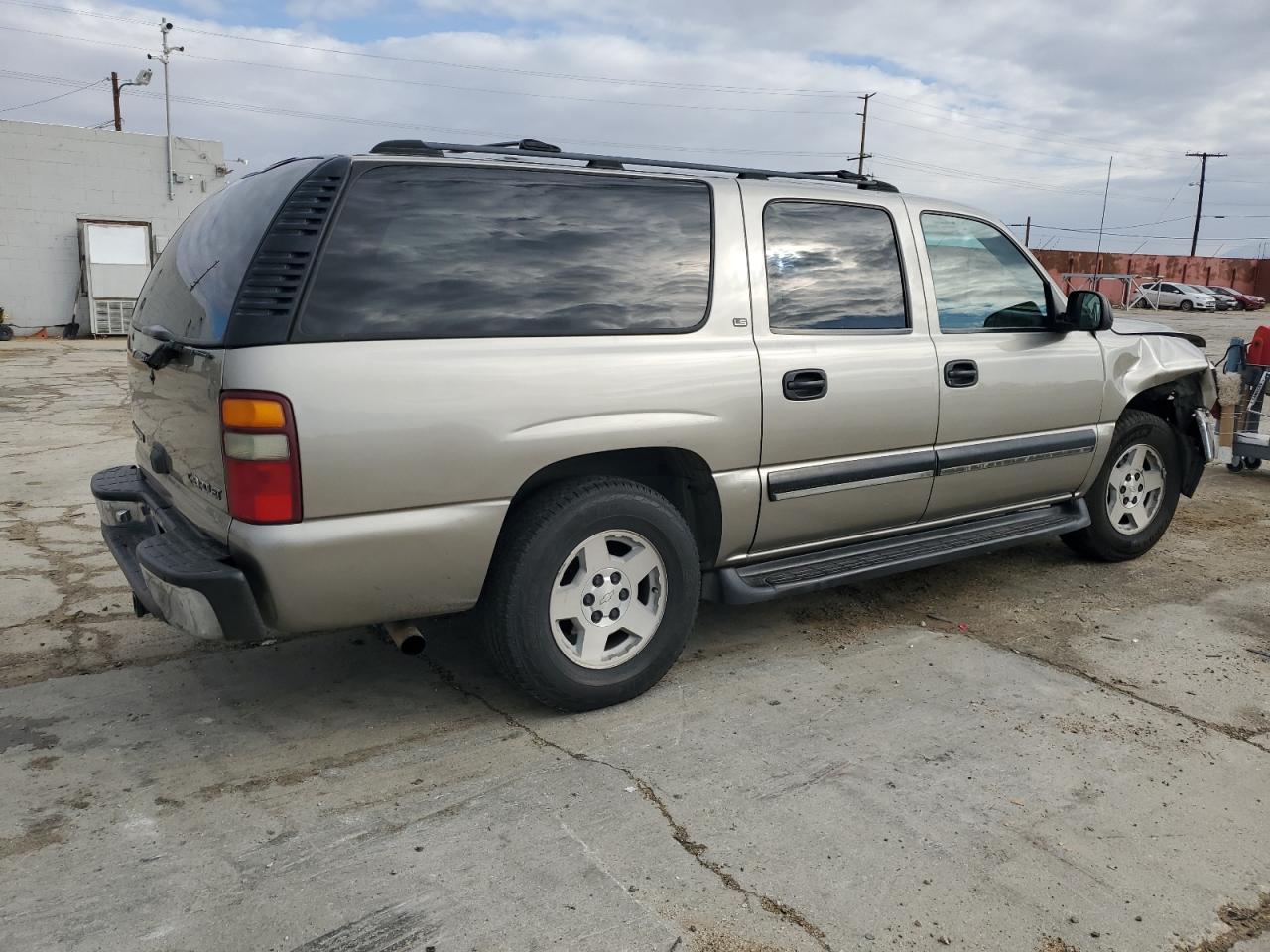 2001 Chevrolet Suburban - Image 3