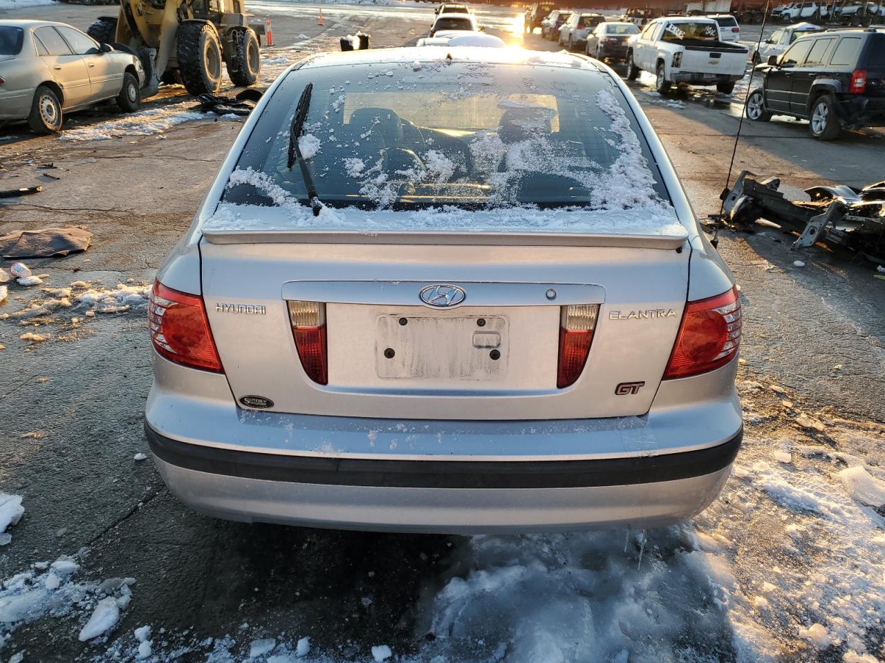 2005 Hyundai Elantra - Image 6