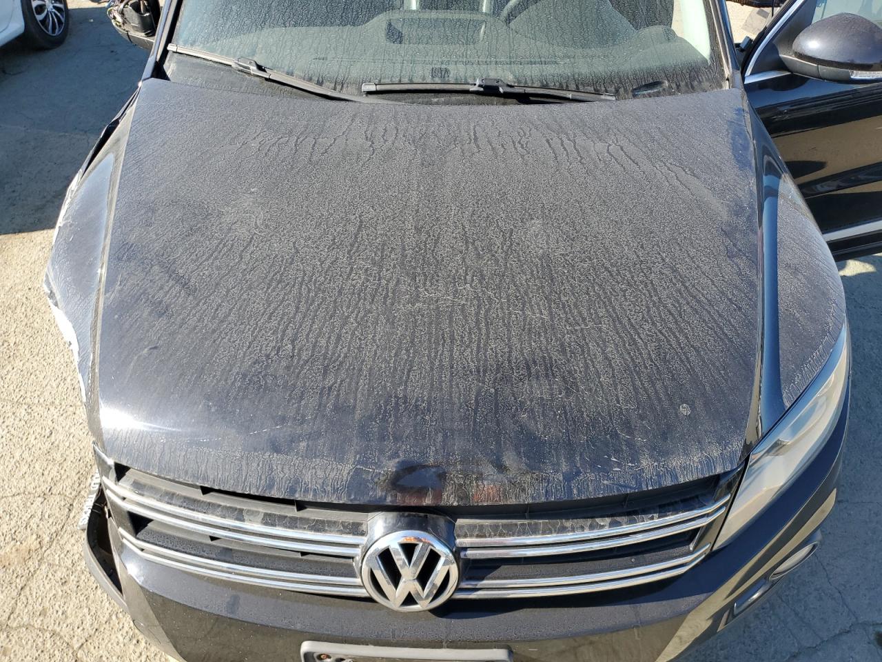 2017 Volkswagen Tiguan - Image 11