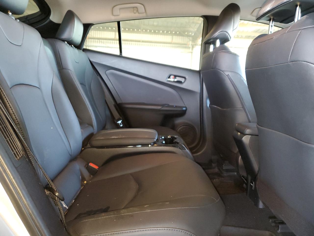 2017 Toyota Prius - Image 10