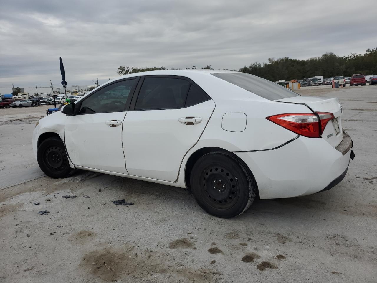 VIN 2T1BURHE2EC035539 2014 TOYOTA COROLLA no.2