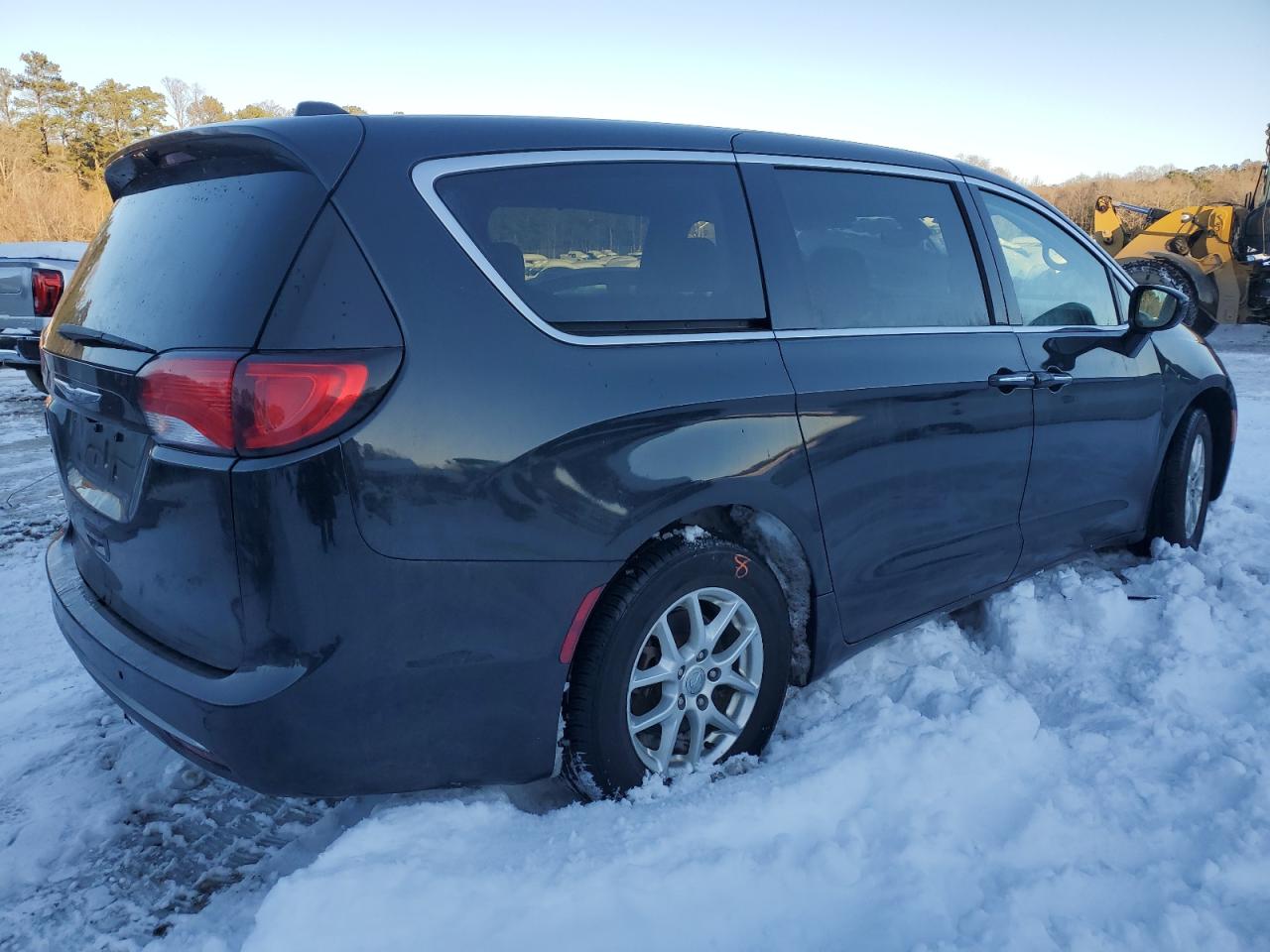 2020 Chrysler Pacifica - Image 3