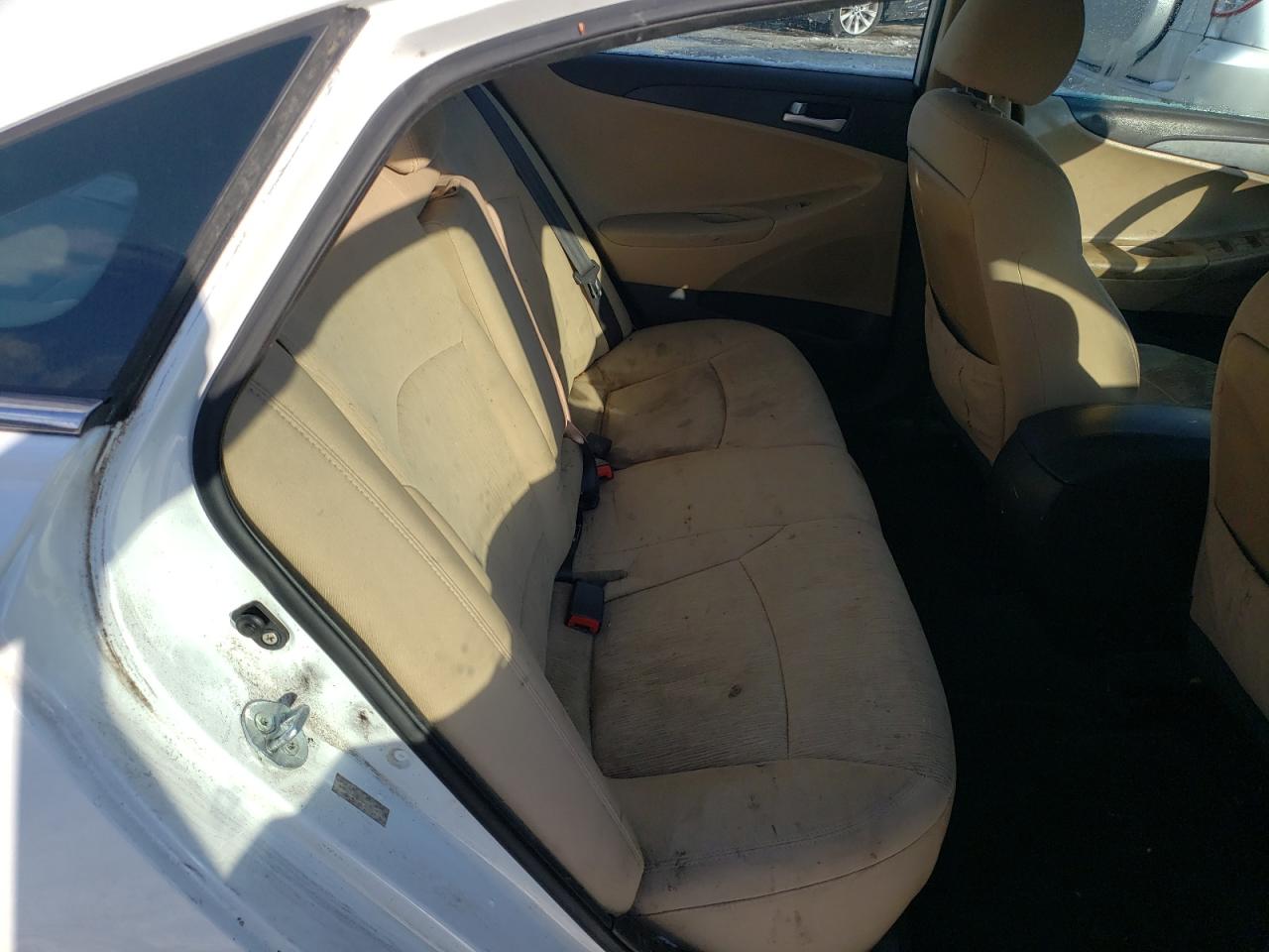 2011 Hyundai Sonata - Image 10