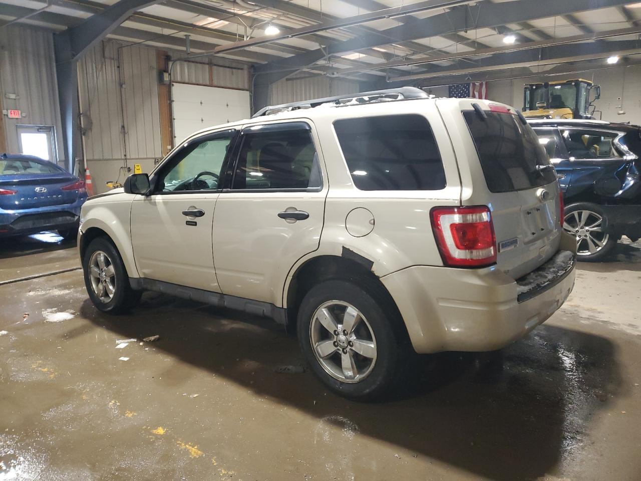 2011 Ford Escape - Image 2