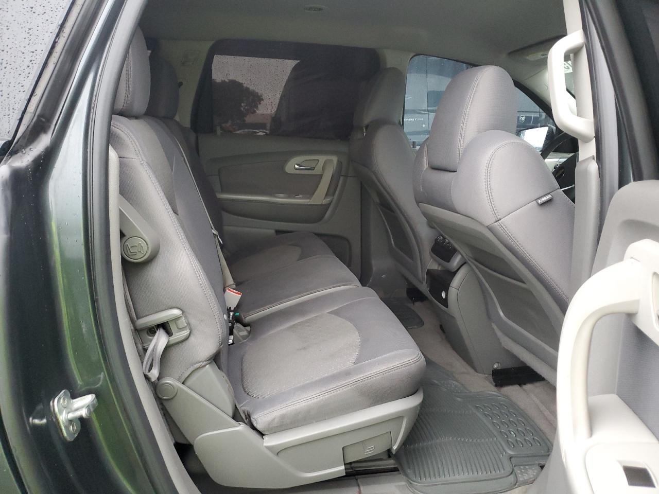 2011 Chevrolet Traverse - Image 10