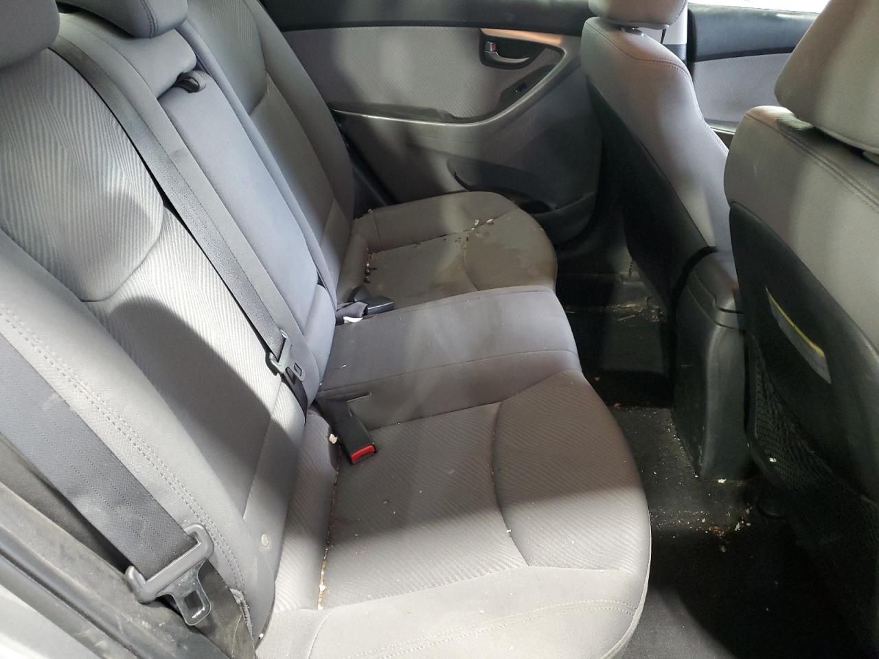 2013 Hyundai Elantra - Image 10