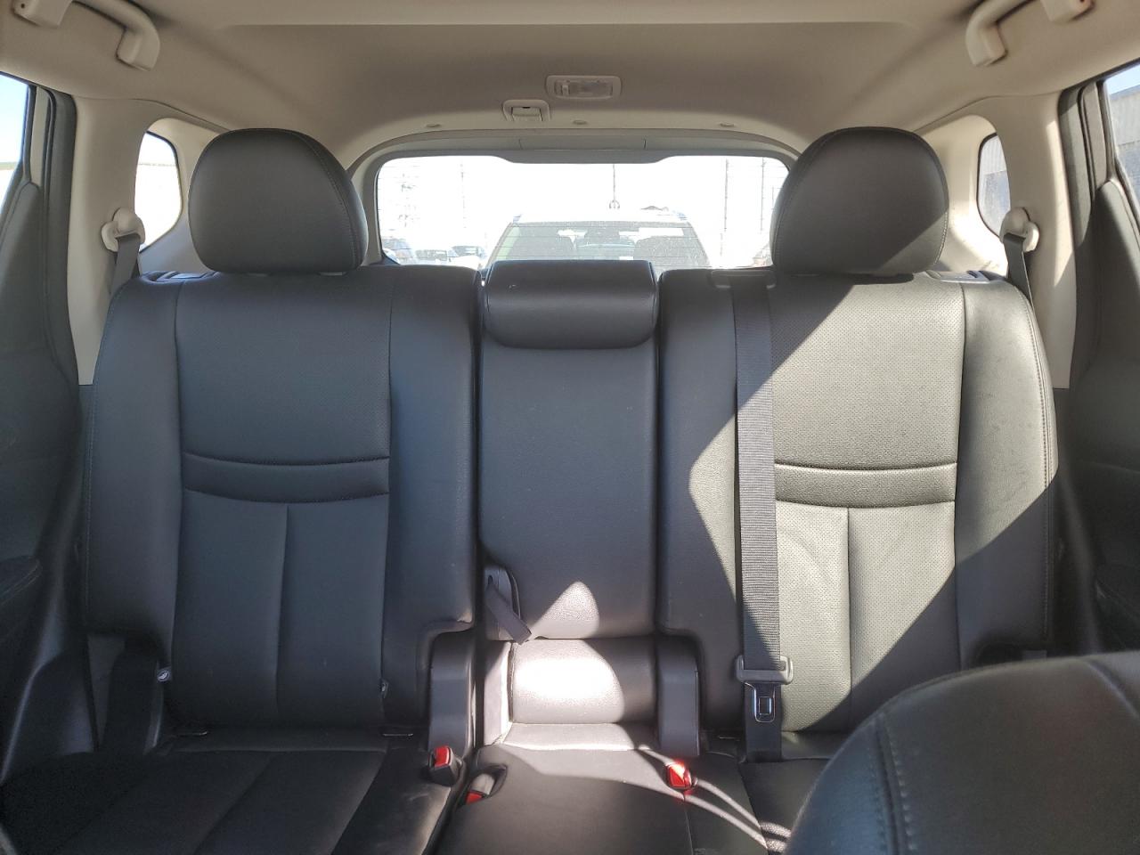 2019 Nissan Rogue - Image 10