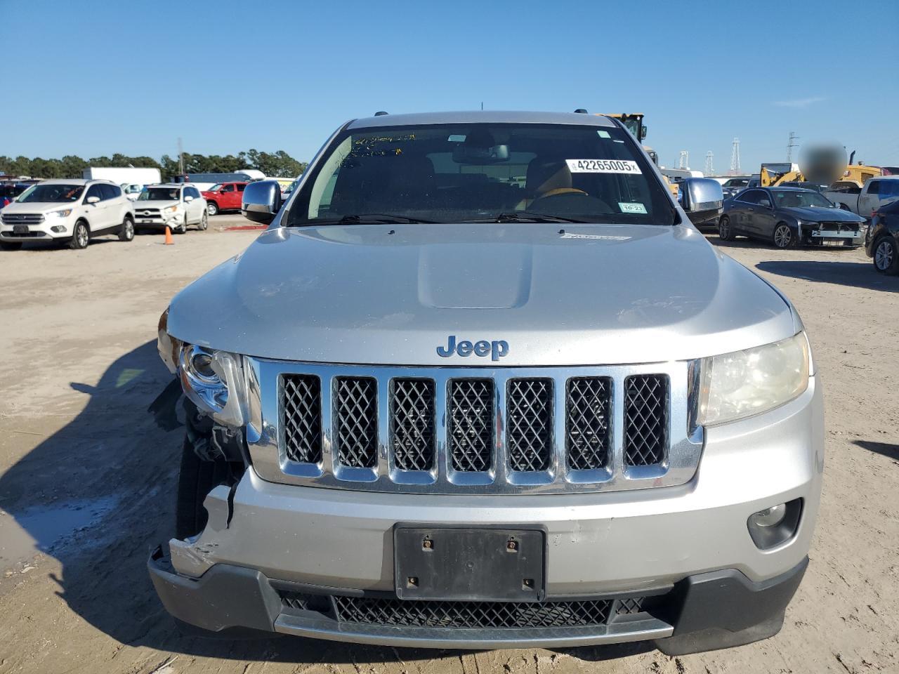 2013 Jeep Grand Cherokee - Image 5