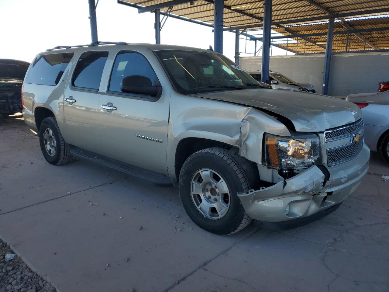 2014 Chevrolet Suburban - Image 4