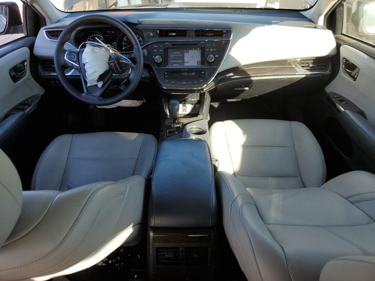 2015 Toyota Avalon - Image 8