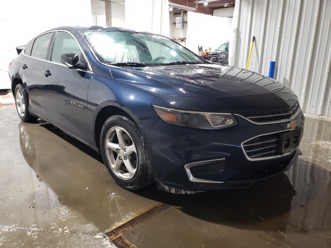 2017 Chevrolet Malibu - Image 4