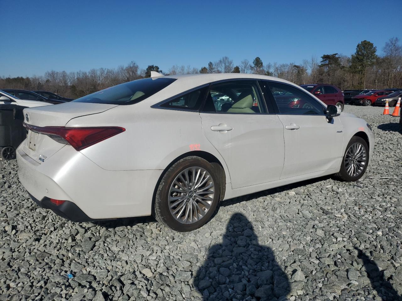2019 Toyota Avalon - Image 3