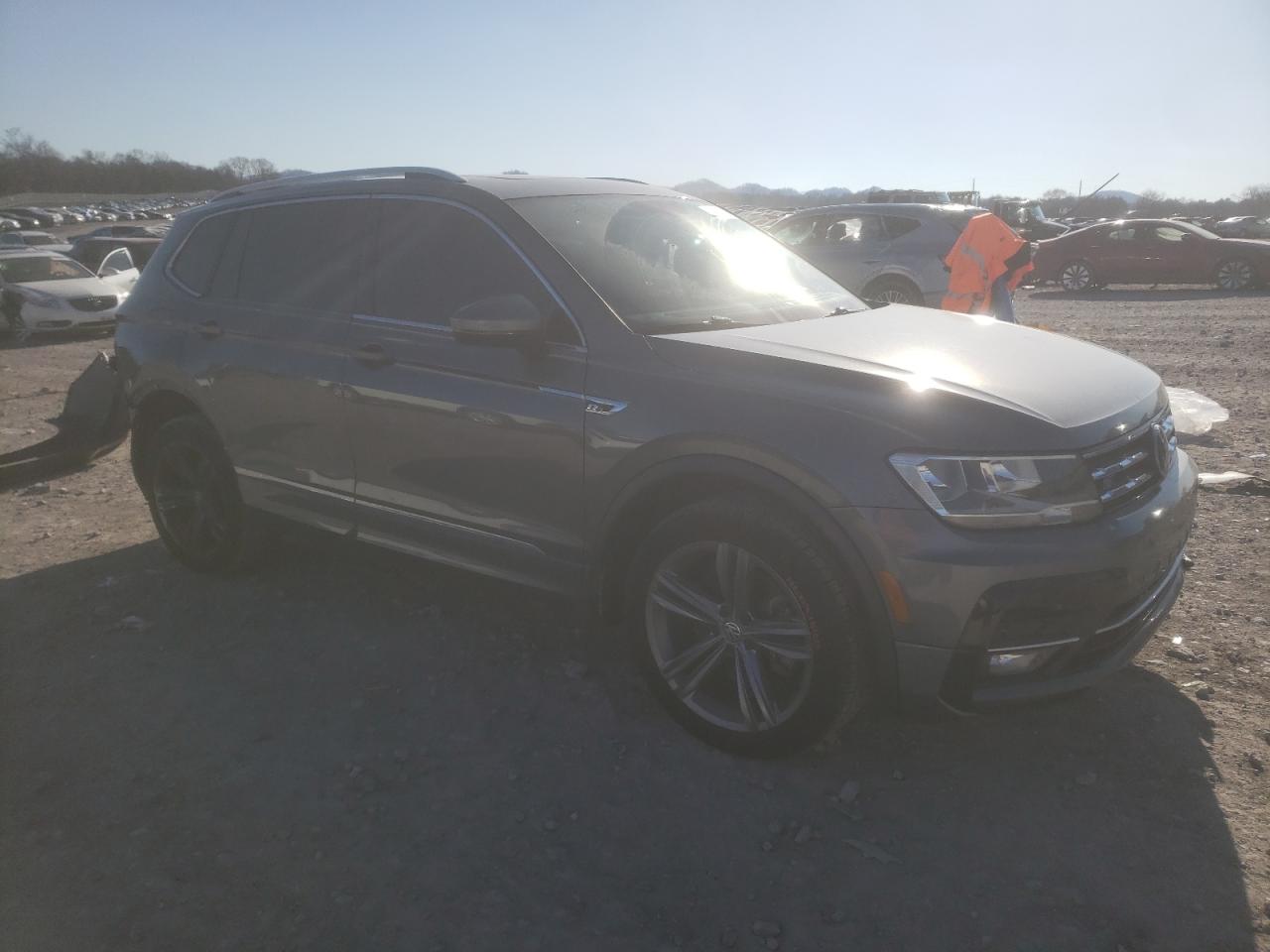 2018 Volkswagen Tiguan - Image 4