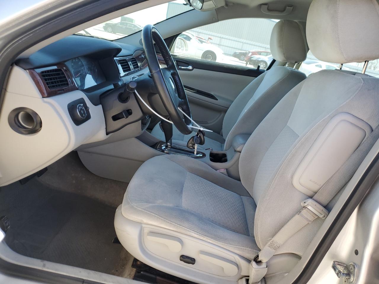 2011 Chevrolet Impala - Image 7