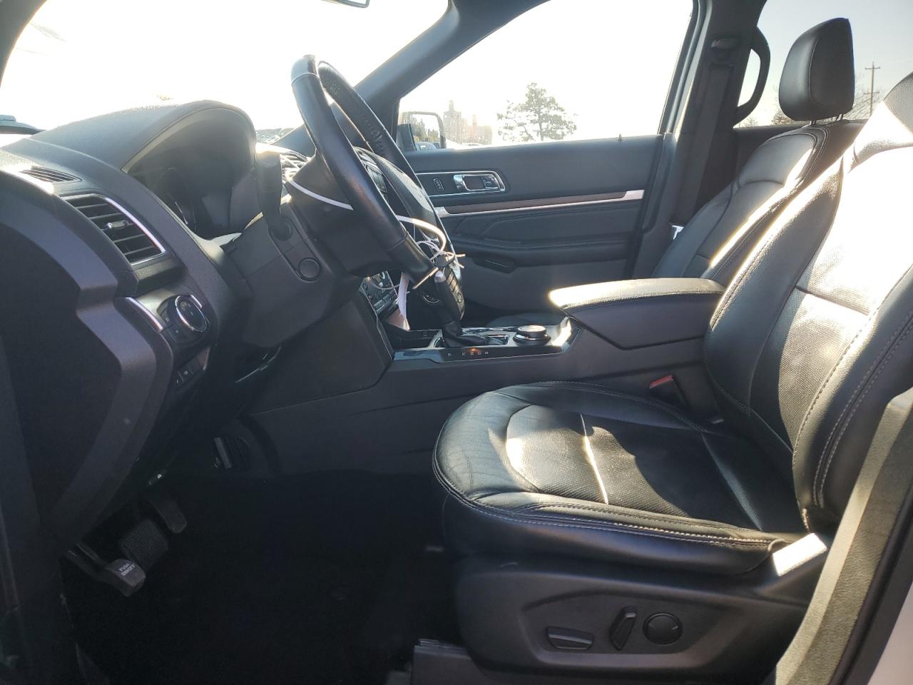 2019 Ford Explorer - Image 7