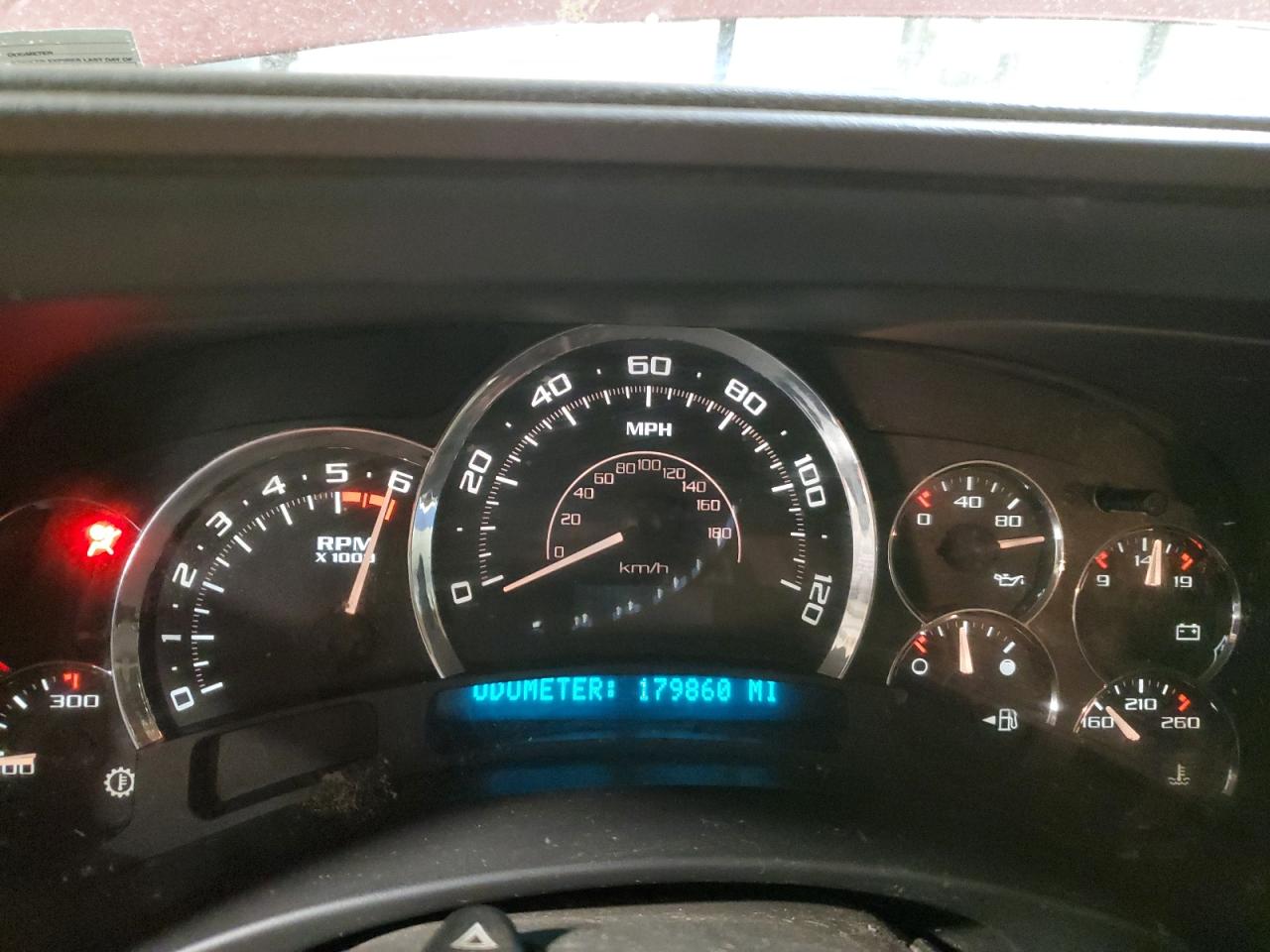 2005 Cadillac Escalade - Image 9