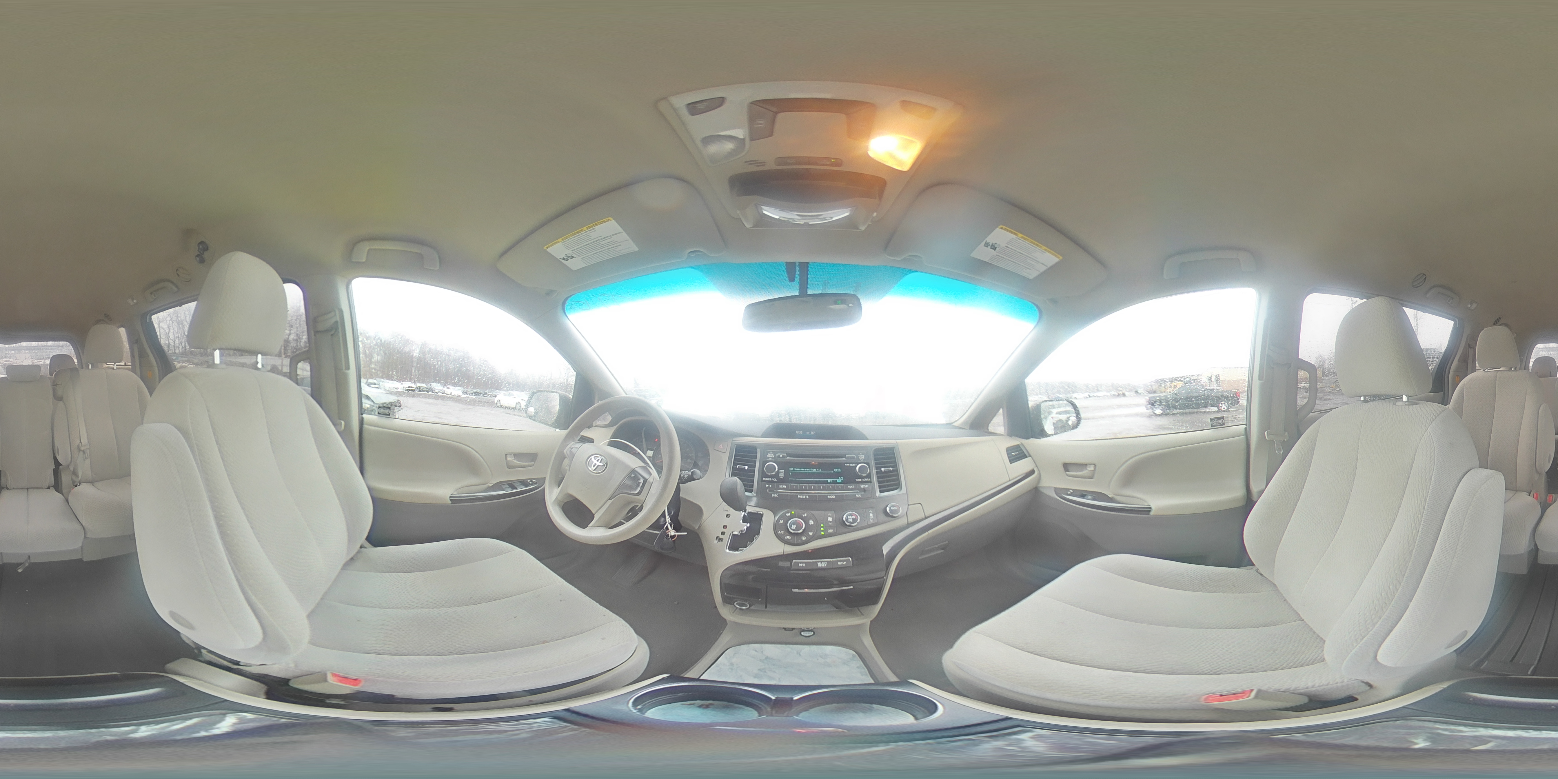 2012 Toyota Sienna - Image 13
