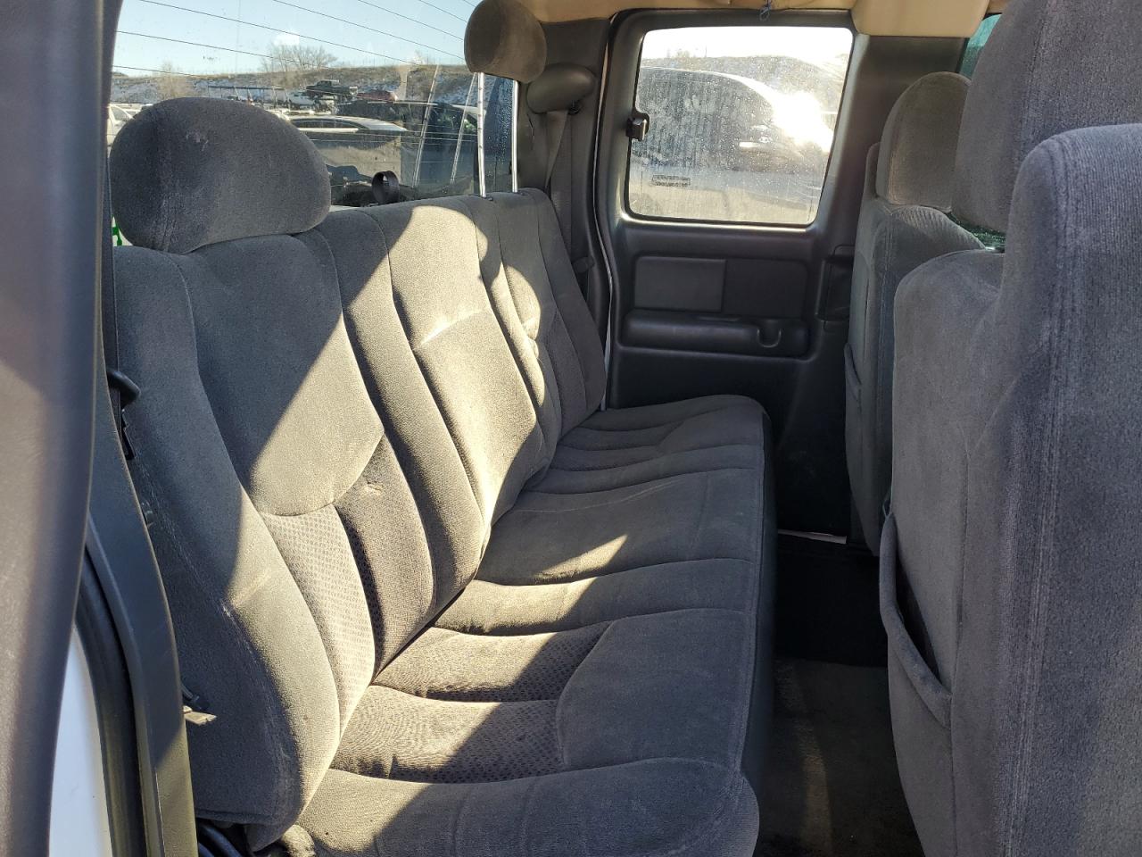2003 Chevrolet Silverado - Image 10