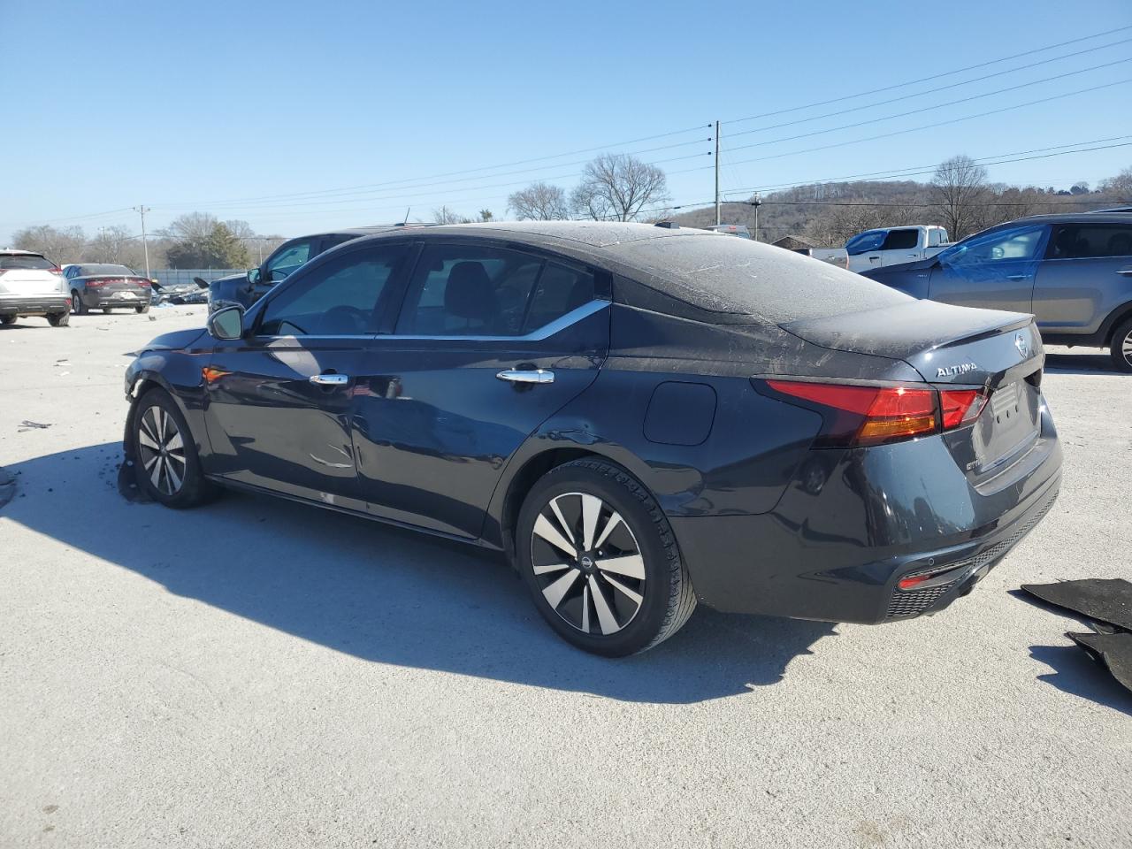 2019 Nissan Altima - Image 2