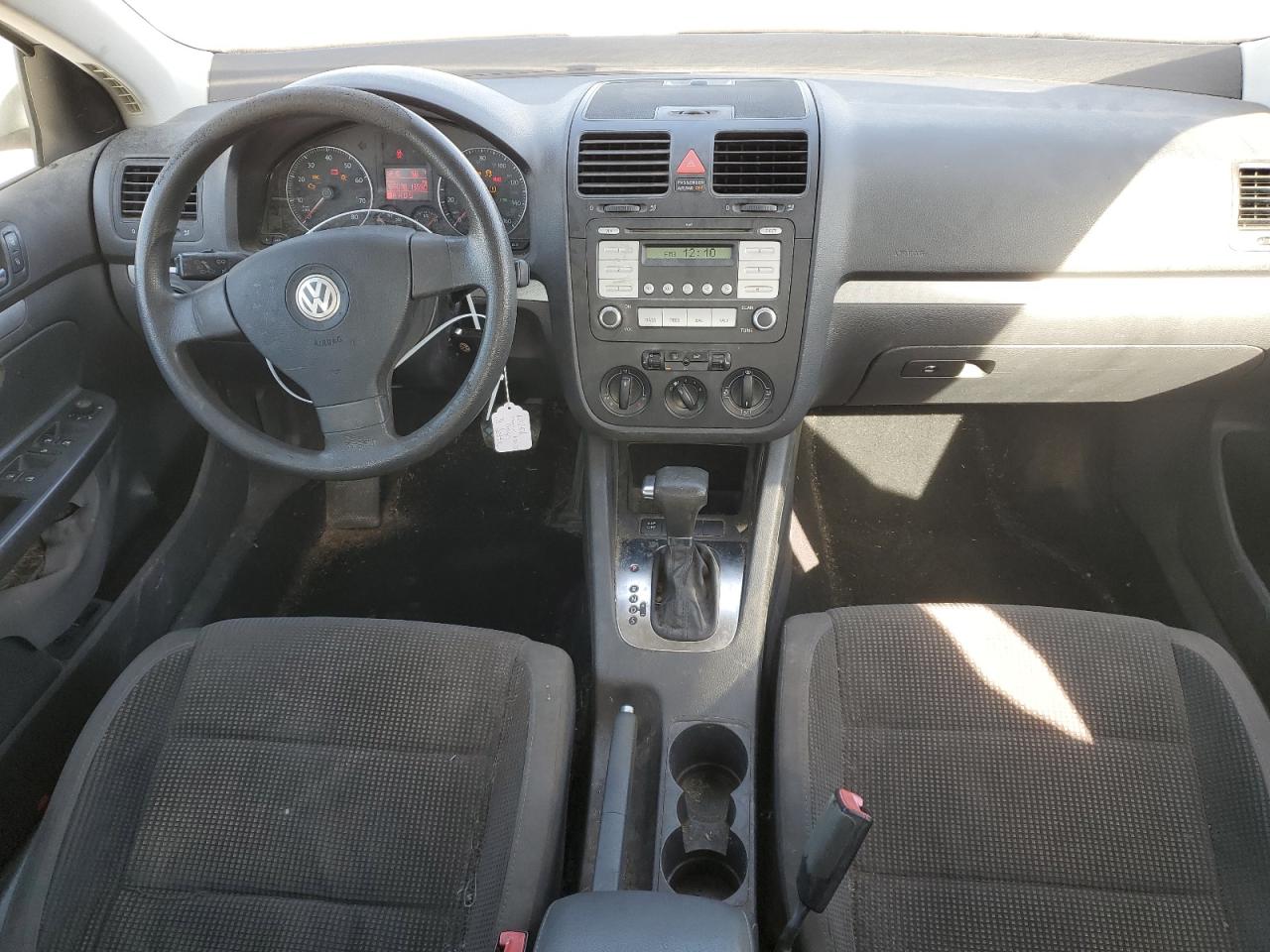 2009 Volkswagen Jetta - Image 8