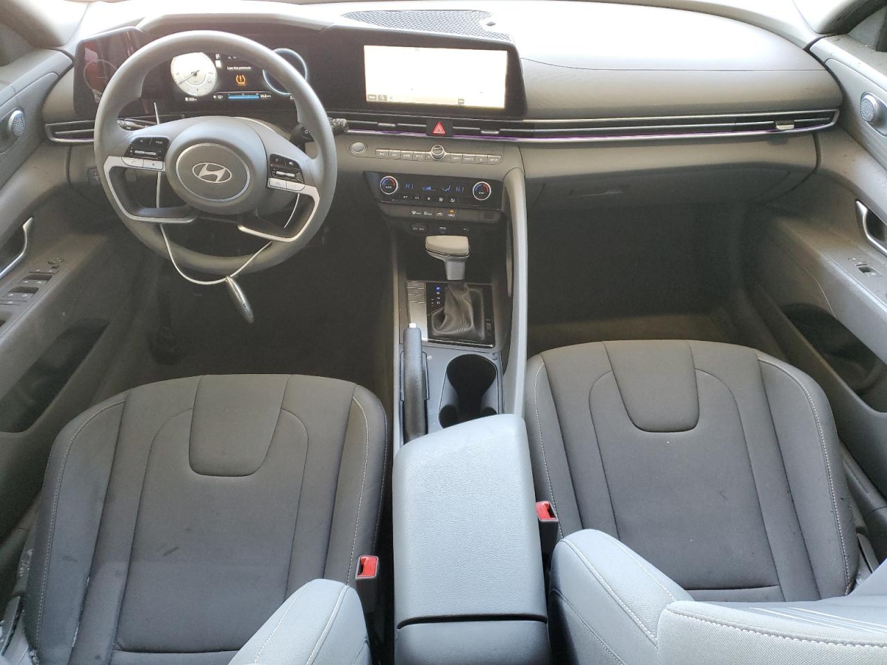 2024 Hyundai Elantra - Image 8