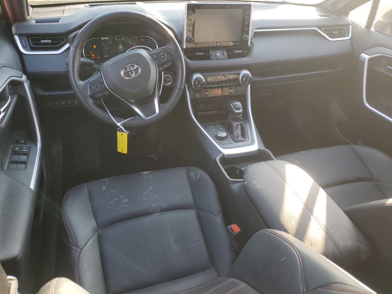 2021 Toyota RAV 4 - Image 8