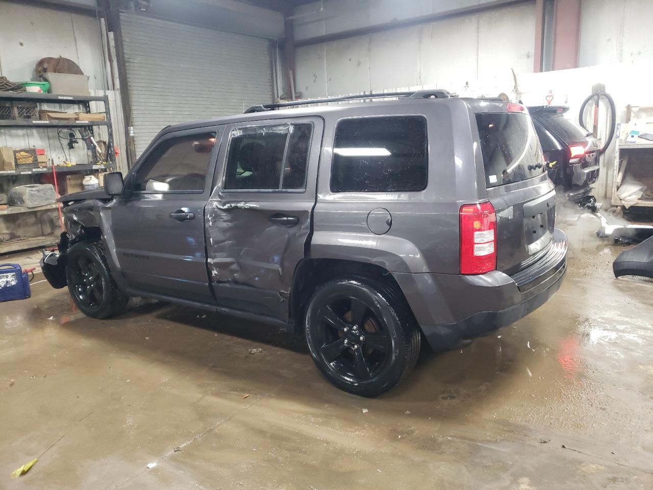 2015 Jeep Liberty (Patriot) - Image 2