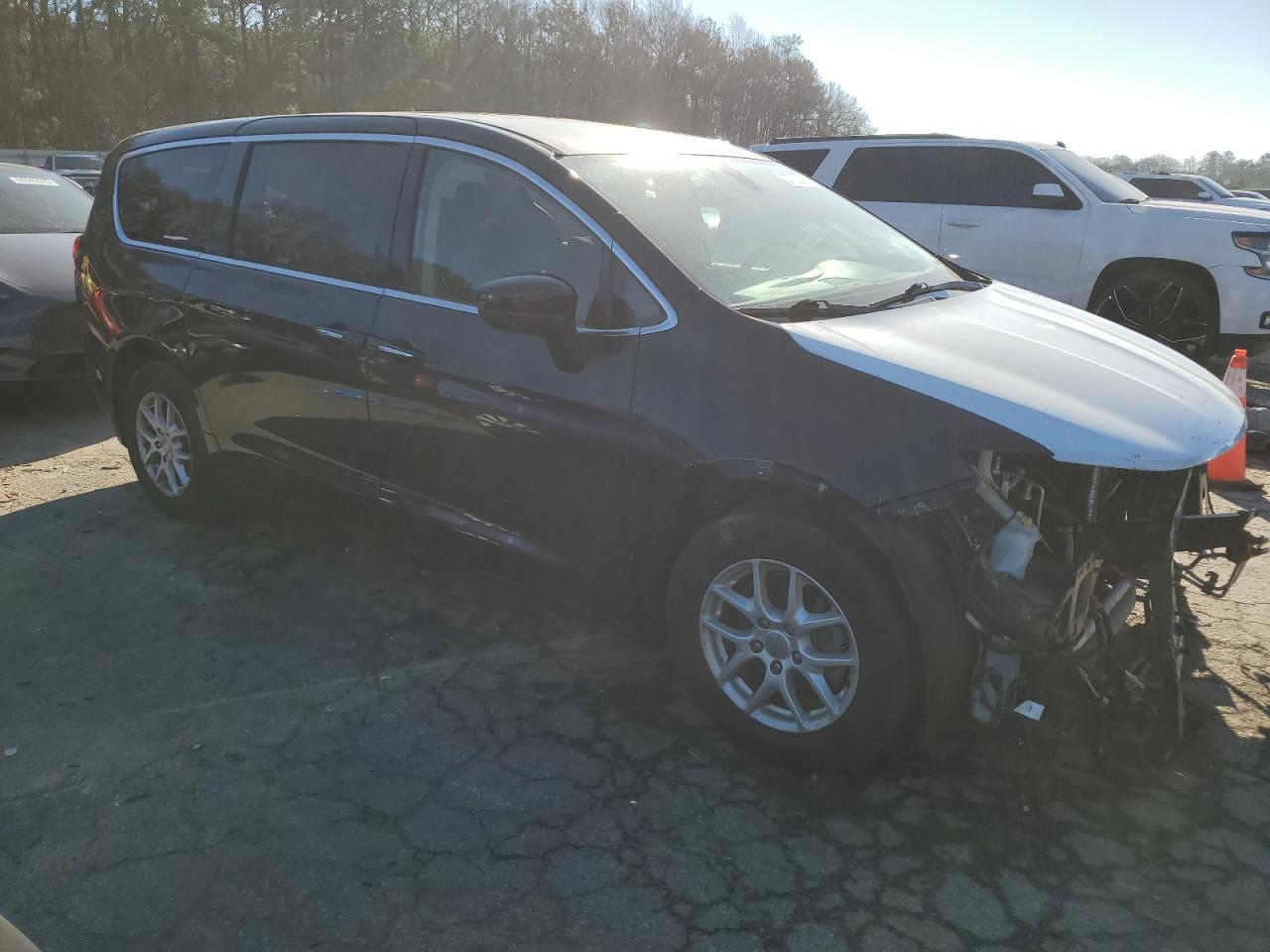 2017 Chrysler Pacifica - Image 4