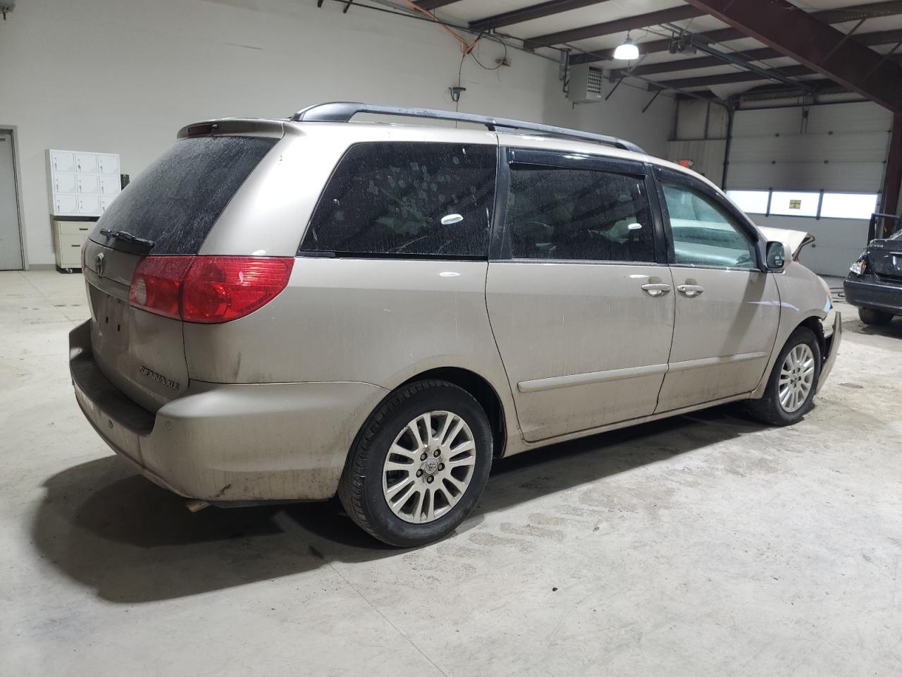2009 Toyota Sienna - Image 3