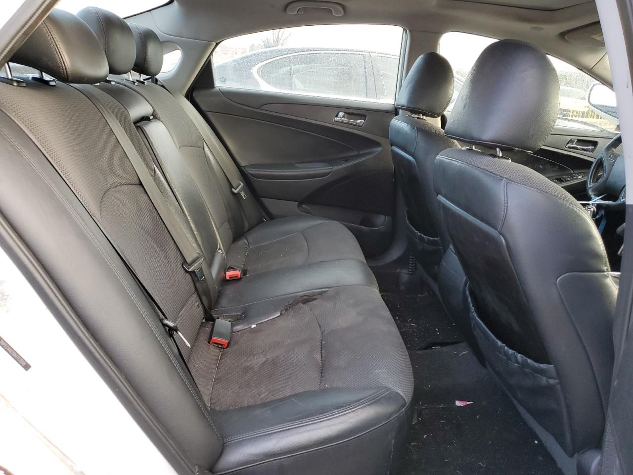 2013 Hyundai Sonata - Image 10