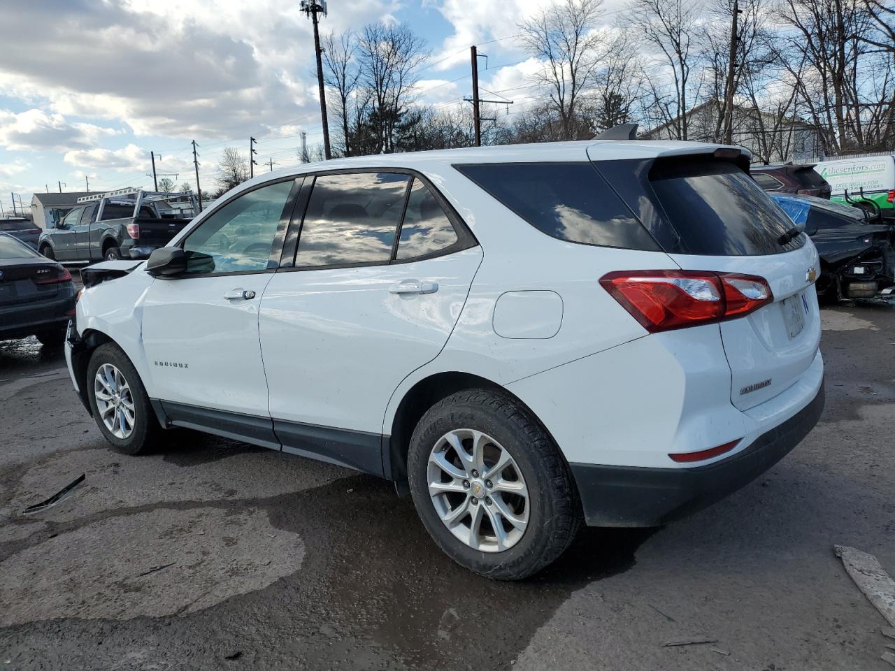 2019 Chevrolet Equinox - Image 2