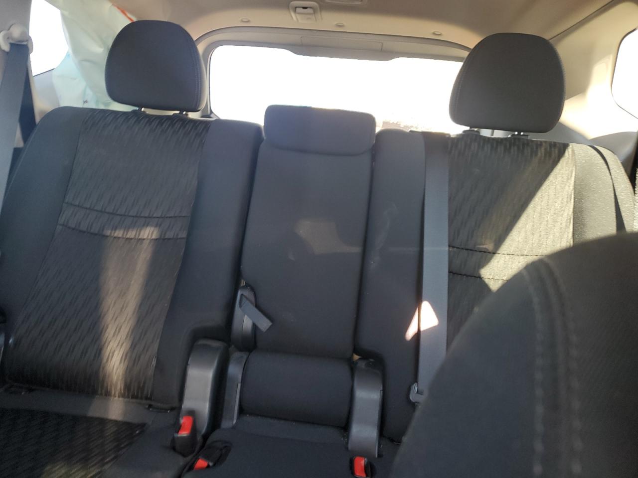 2019 Nissan Rogue - Image 10
