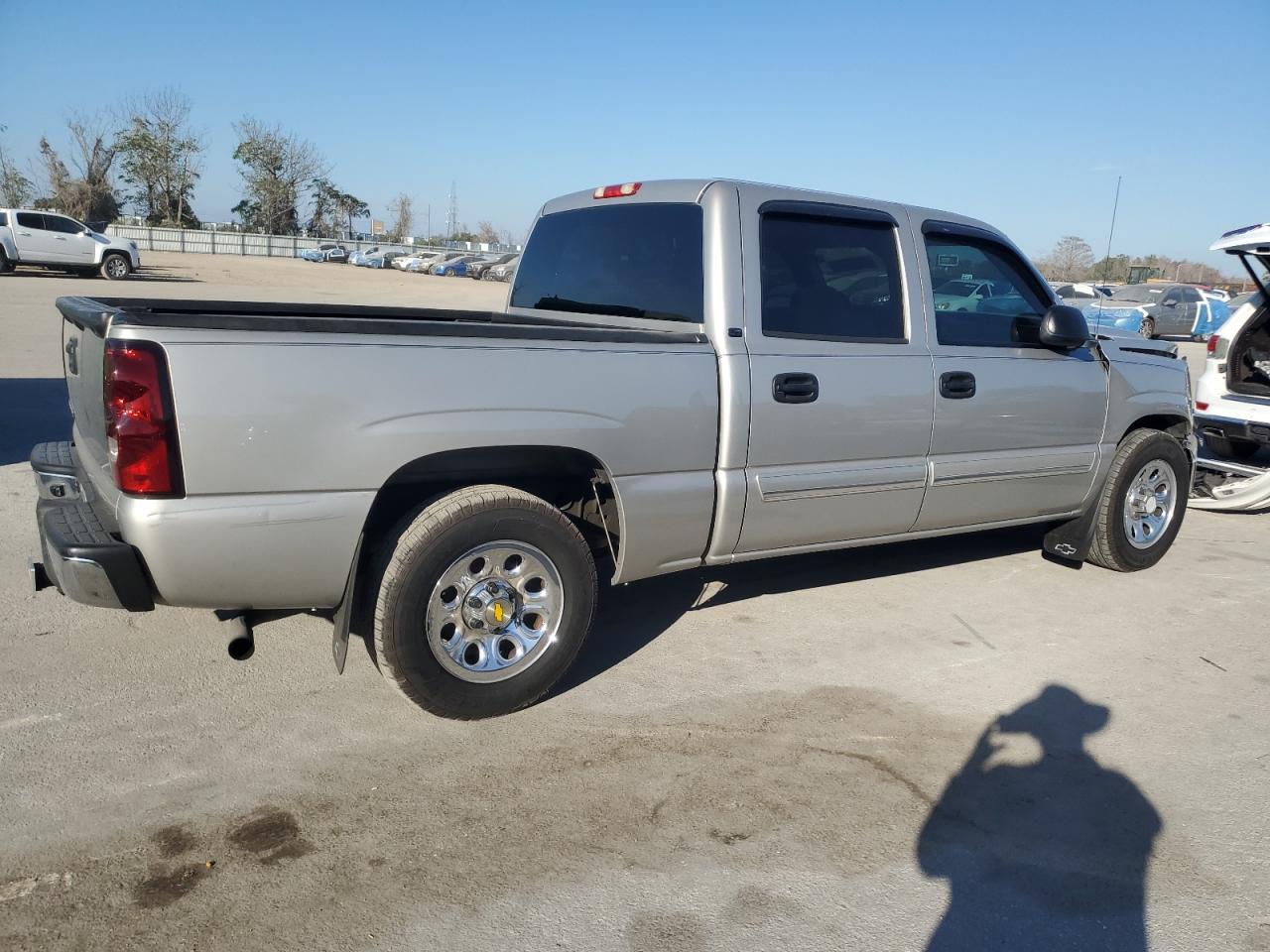 2006 Chevrolet Silverado - Image 3