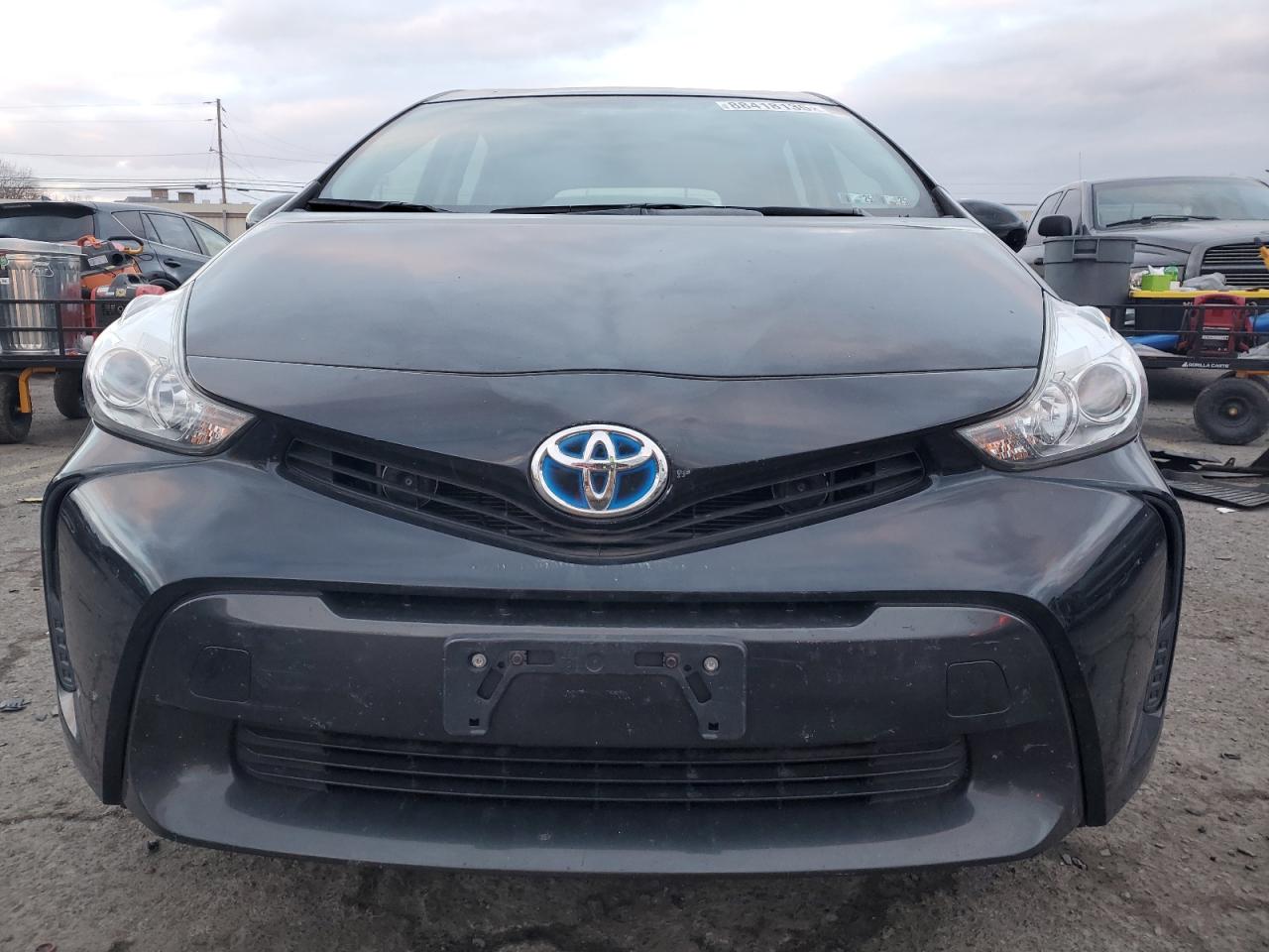 2017 Toyota Prius - Image 5