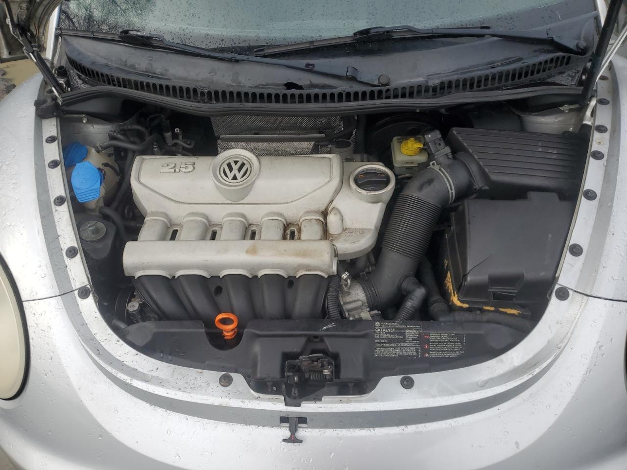 2008 Volkswagen Beetle - Image 11