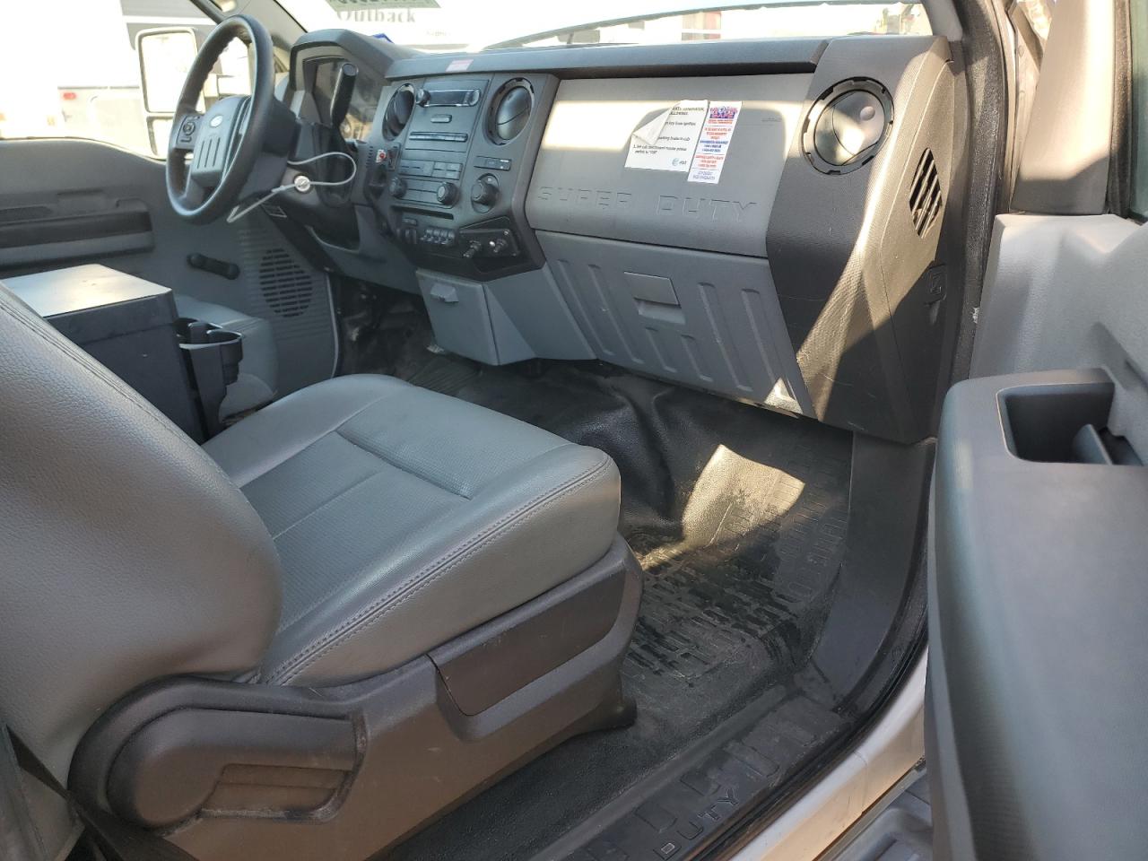 2012 Ford F450 - Image 11