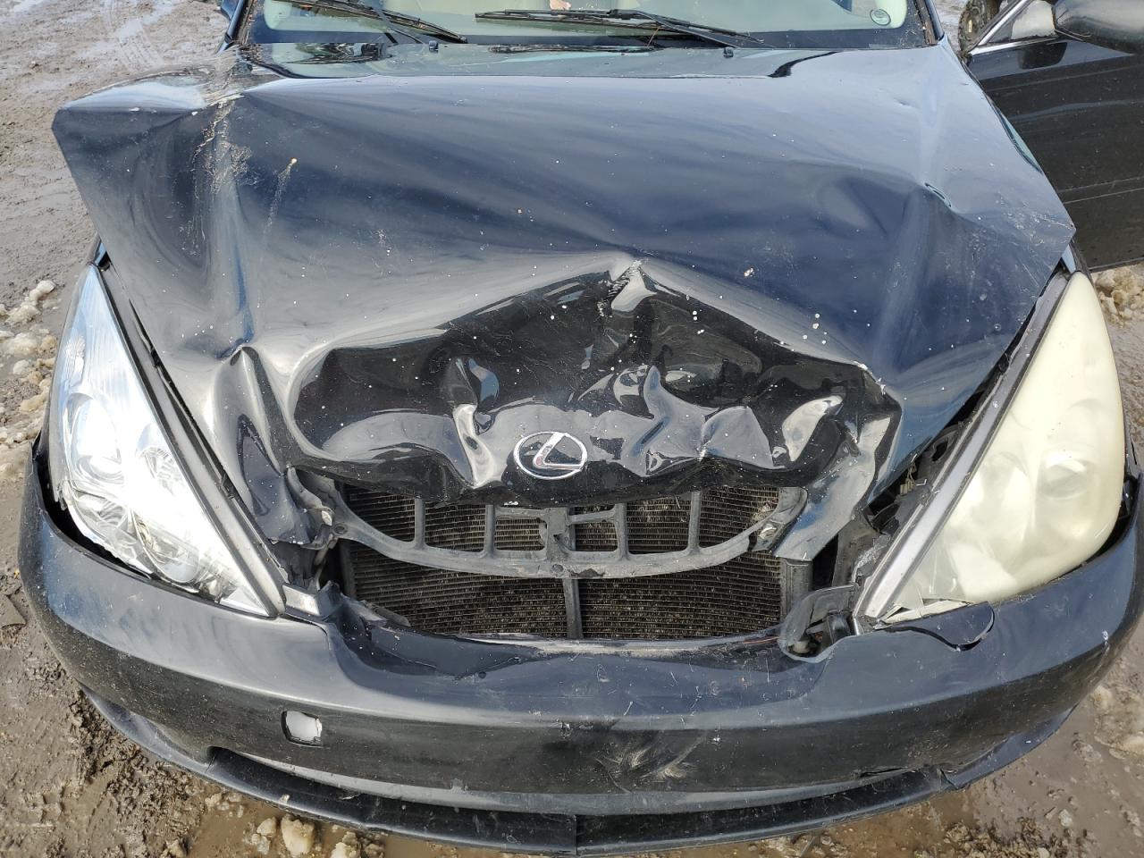 2005 Lexus ES - Image 13
