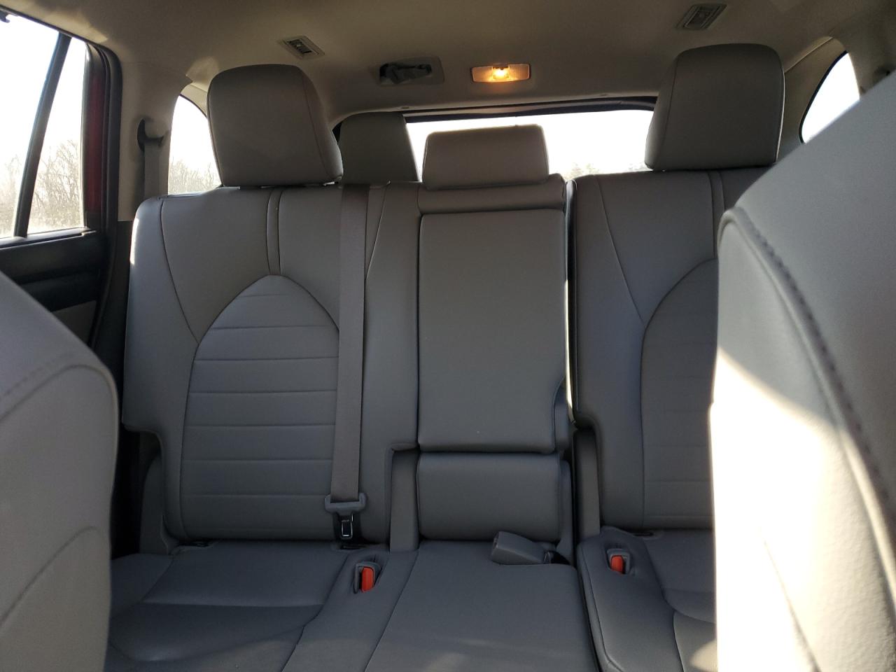 2020 Toyota Highlander - Image 10