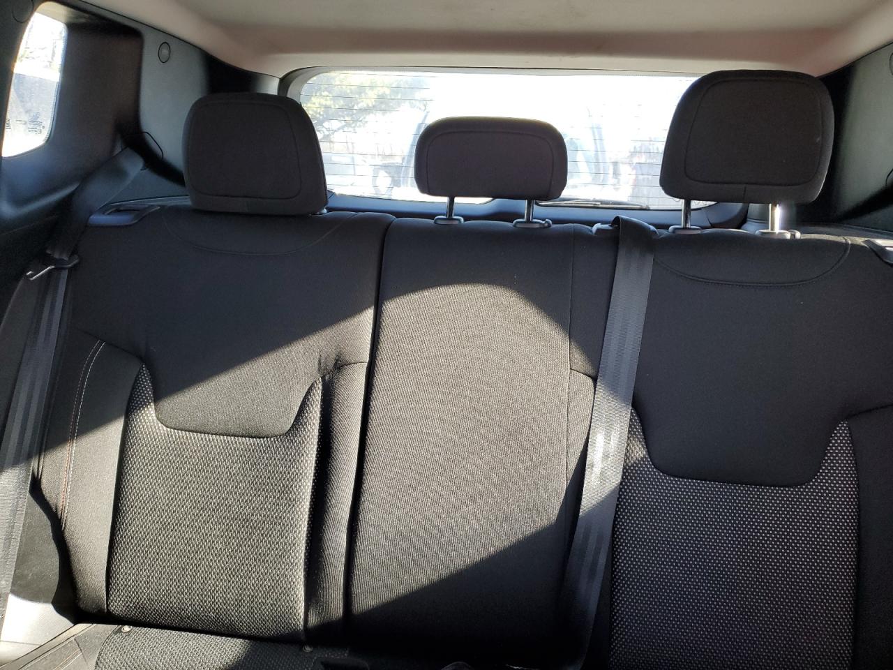 2016 Jeep Renegade - Image 10
