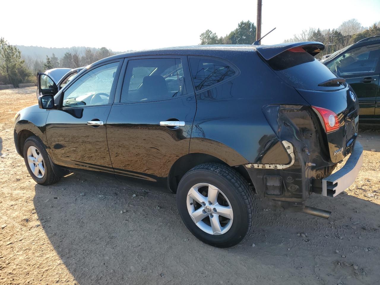 2010 Nissan Rogue - Image 2